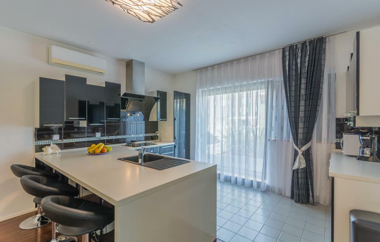 Luxury Lella