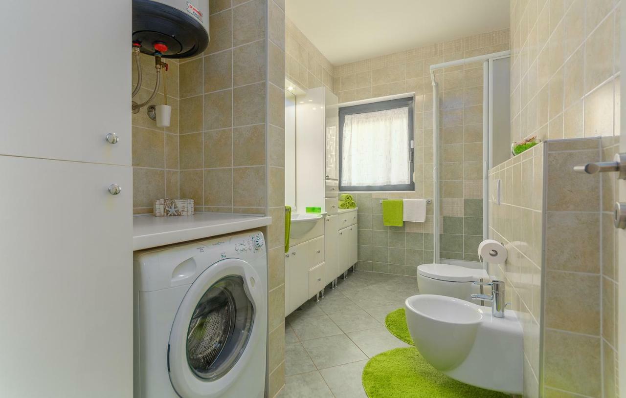 Lella Apartment *